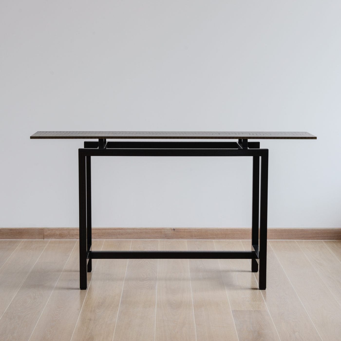 Endless, a console designed and executed by Onno Schelling, La Hague The Netherlands 2019.